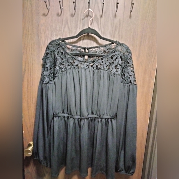 torrid Tops - NWT Torrid Embroidered Blouse